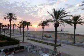 Precioso apartamento con vistas al mar. Piscina.